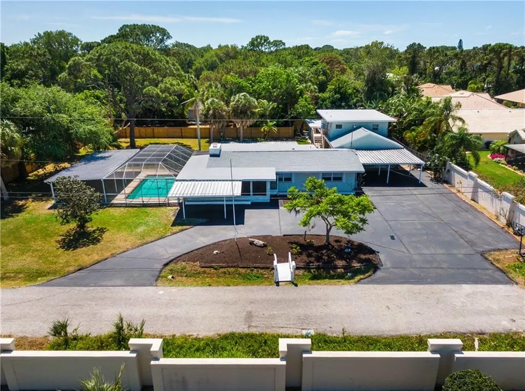 249 Avenida De La Isla Nokomis FL 34275