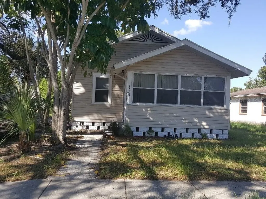 4509 16th Avenue S St Petersburg FL 33711