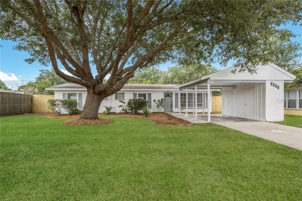 3937 Chaucer Lane Sarasota FL 34241