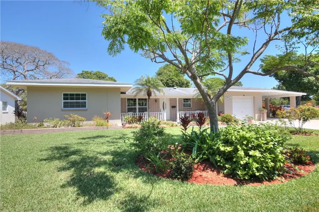 7623 17th Avenue N St Petersburg FL 33710