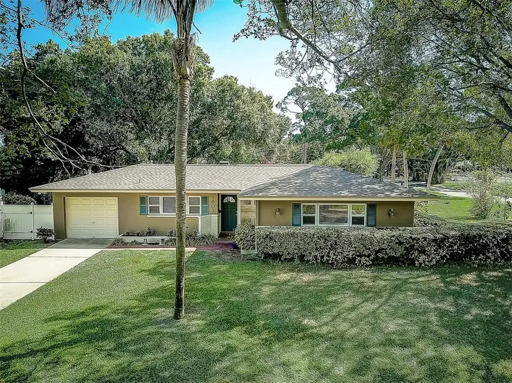 1601 Lakewood Drive S St Petersburg FL 33712