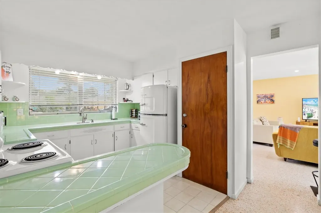 2473 Davis Boulevard Sarasota FL 34237