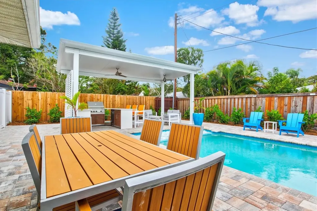 2473 Davis Boulevard Sarasota FL 34237