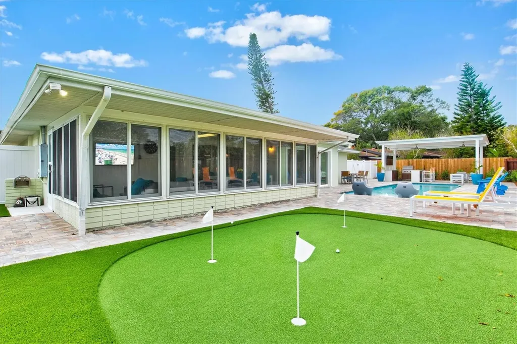 2473 Davis Boulevard Sarasota FL 34237