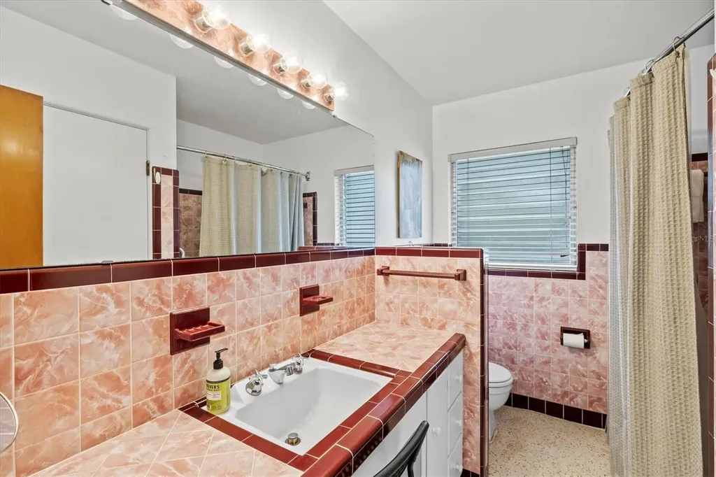 2473 Davis Boulevard Sarasota FL 34237