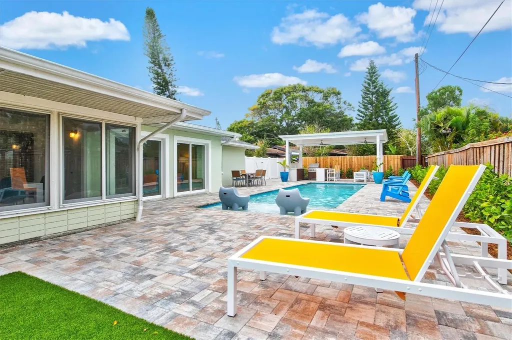2473 Davis Boulevard Sarasota FL 34237