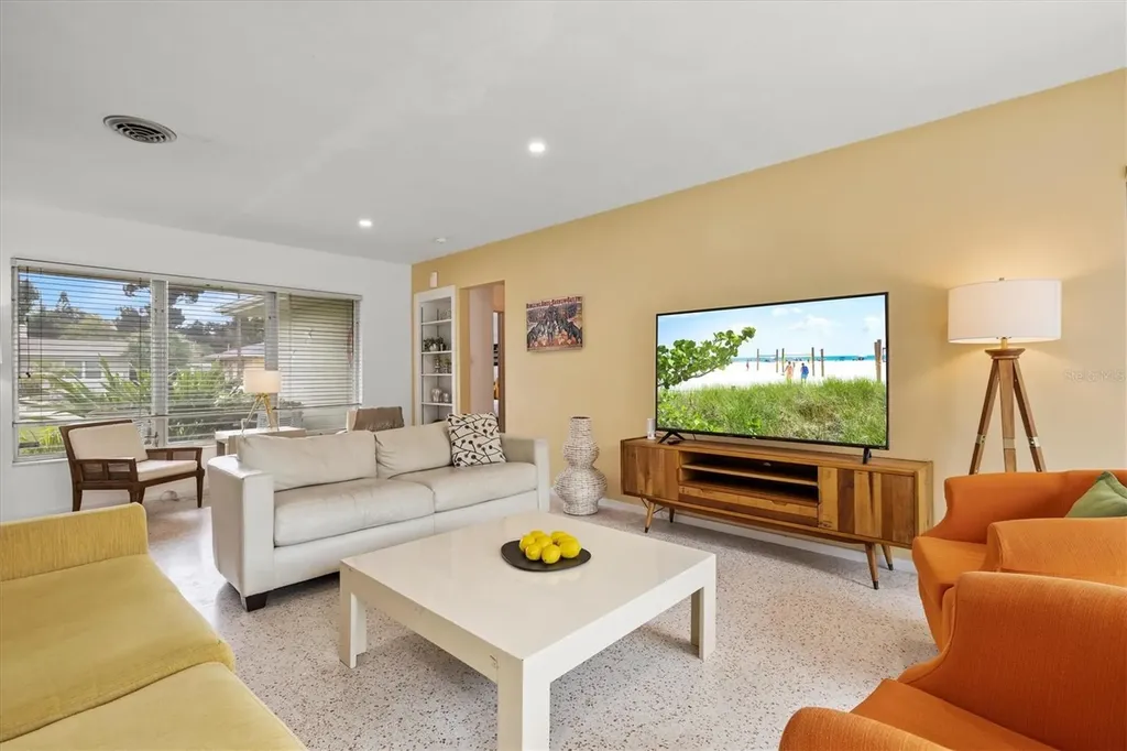 2473 Davis Boulevard Sarasota FL 34237