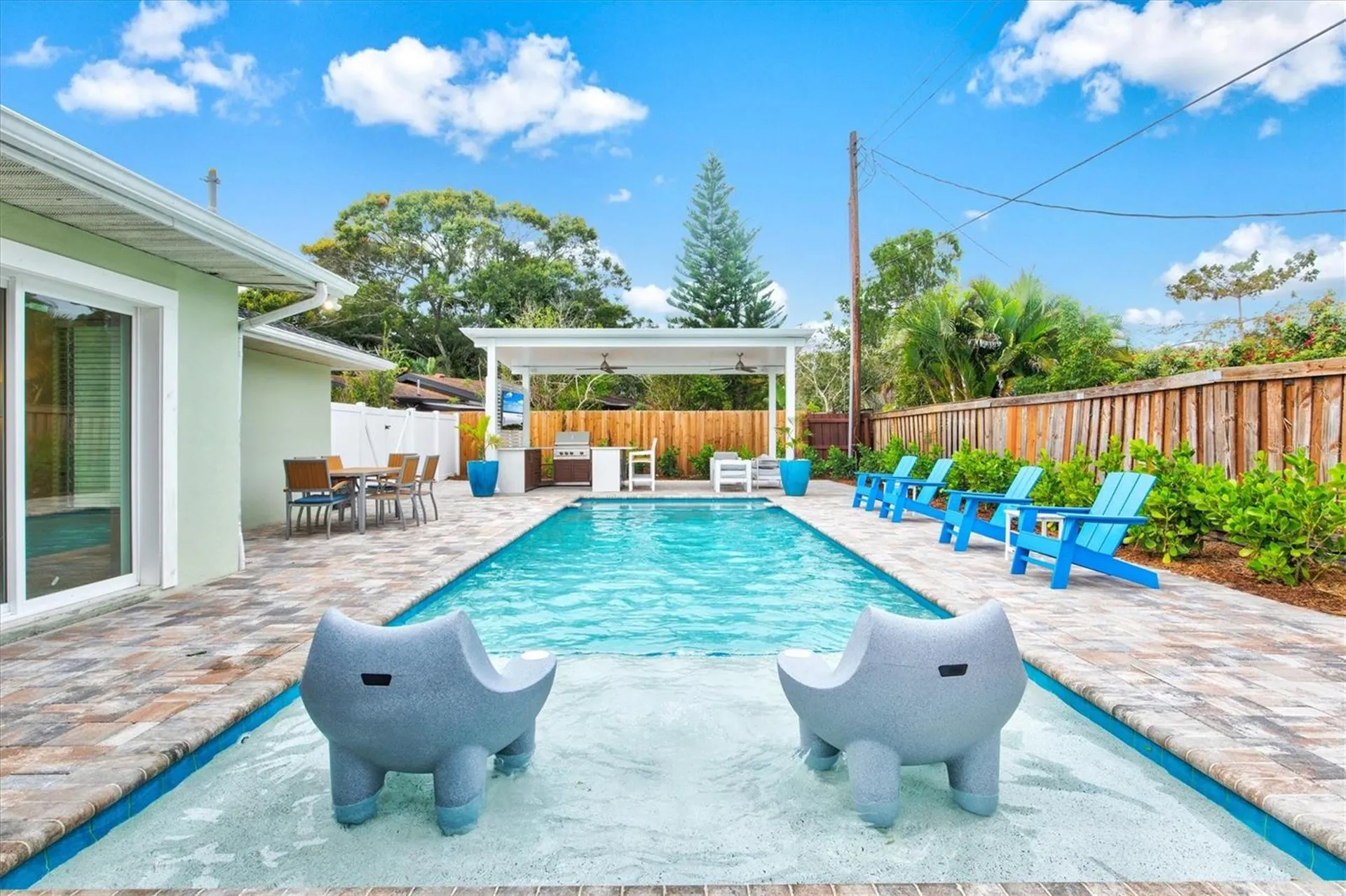2473 Davis Boulevard Sarasota FL 34237