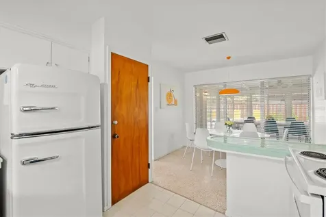 2473 Davis Boulevard Sarasota FL 34237