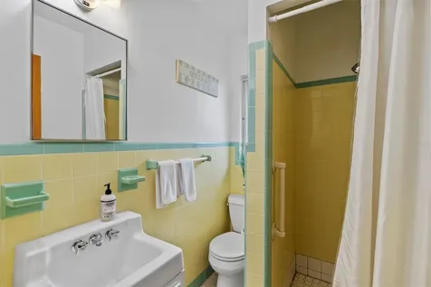 2473 Davis Boulevard Sarasota FL 34237