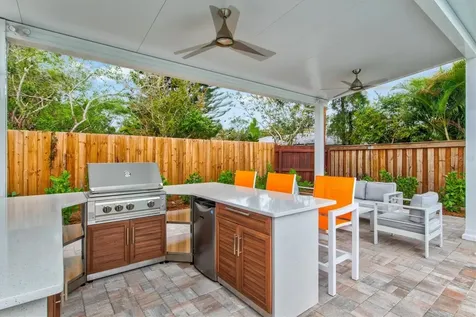 2473 Davis Boulevard Sarasota FL 34237