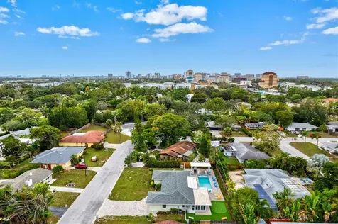 2473 Davis Boulevard Sarasota FL 34237