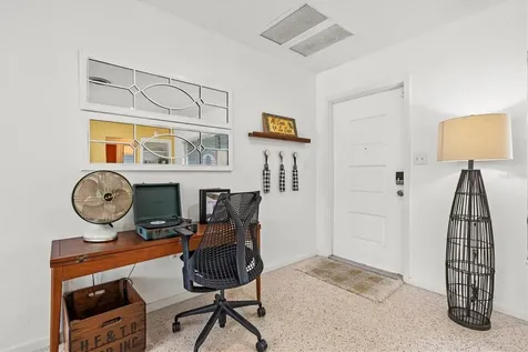 2473 Davis Boulevard Sarasota FL 34237