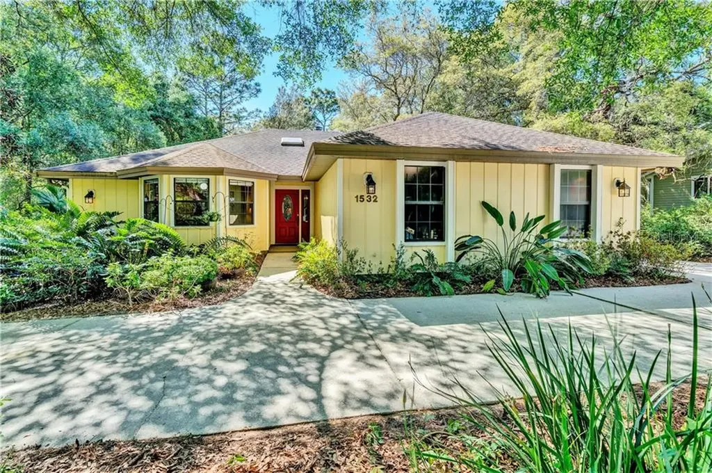 1532 Covered Bridge Drive Deland FL 32724