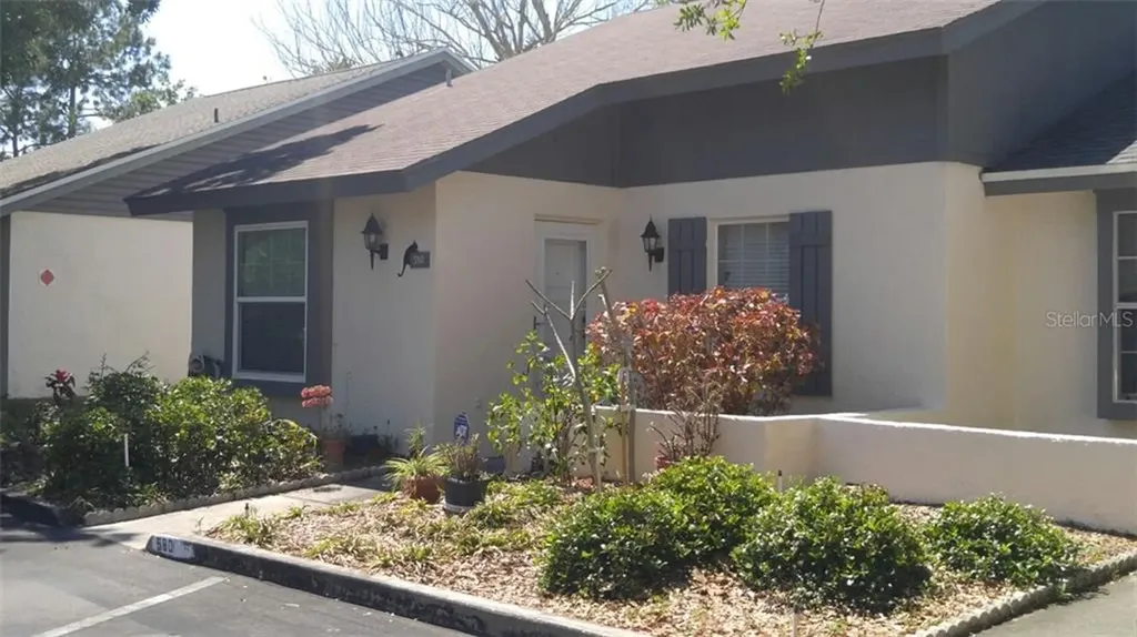 580 Laguna Vista Court Largo FL 33771