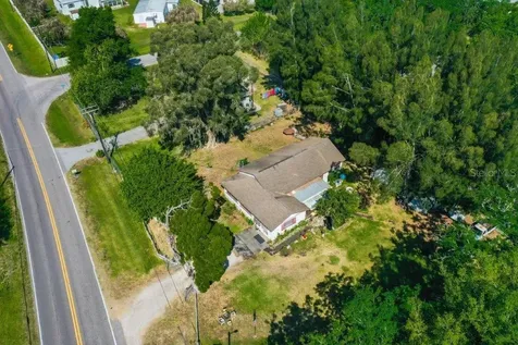1909 Gulf City Road Ruskin FL 33570