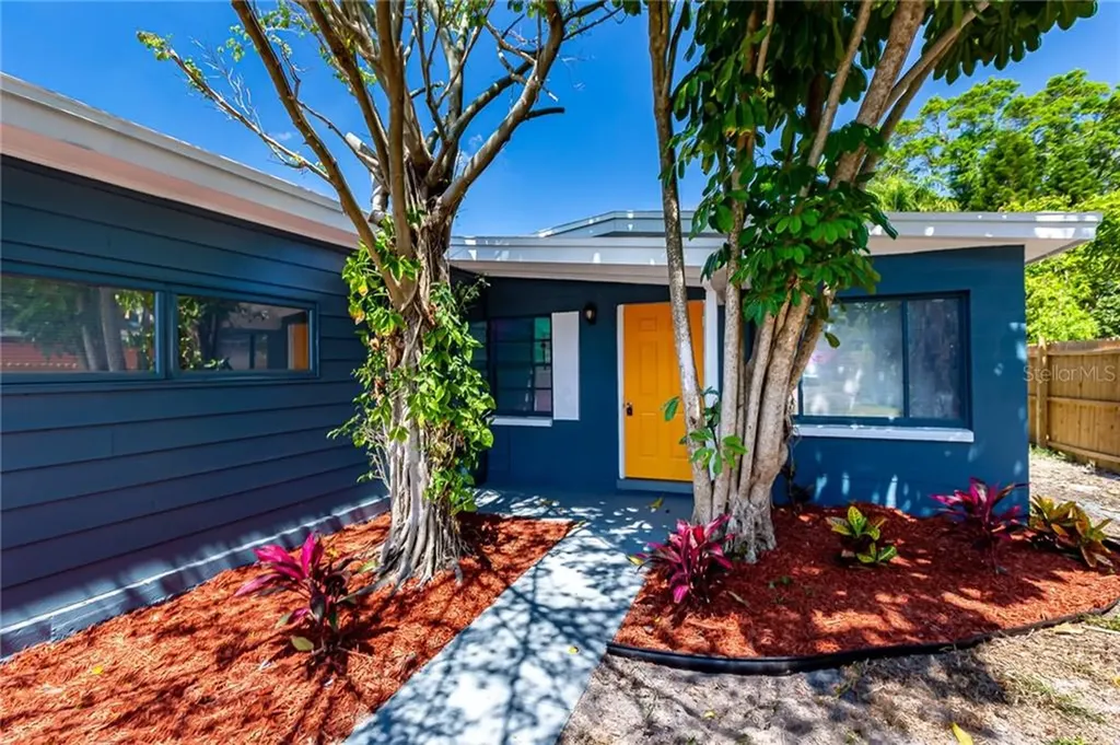 7121 34th Avenue N St Petersburg FL 33710
