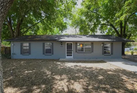 1555 Valencia Avenue Tavares FL 32778