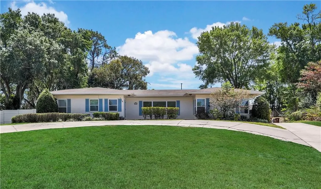 1050 Campbell Avenue Lake Wales FL 33853