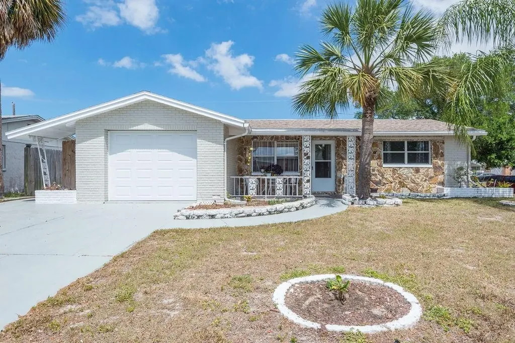 3709 Holiday Lake Drive Holiday FL 34691