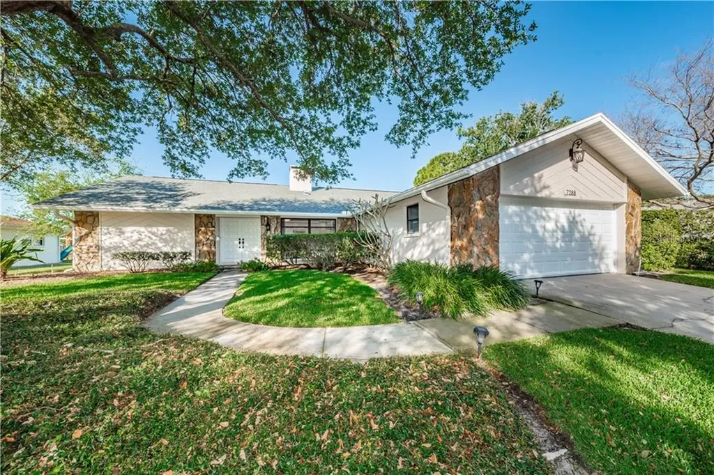 7288 18th Street NE St Petersburg FL 33702