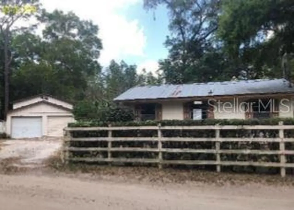 20855 SE 155th Street Umatilla FL 32784