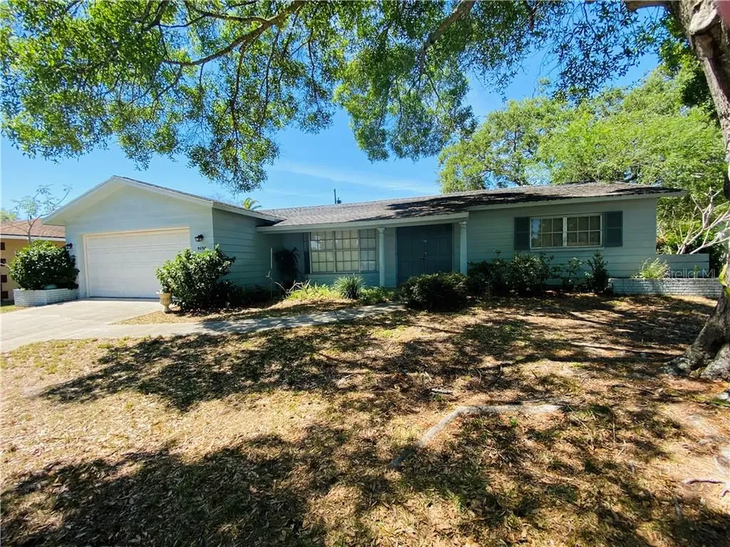 9098 Lakewood Drive Seminole FL 33772