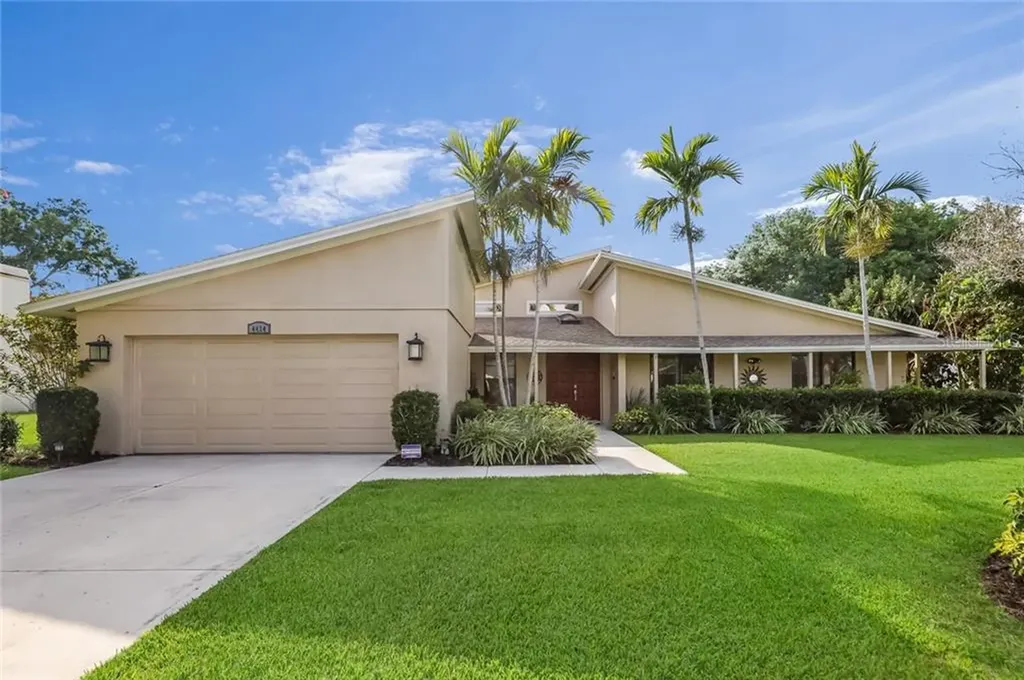 4424 Eleuthera Court Sarasota FL 34233