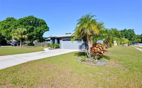 8148 Glenbrooke Court Sarasota FL 34243
