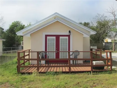 1066 Hiawatha Avenue Lake Wales FL 33853