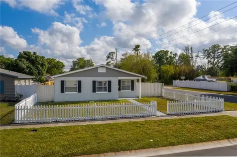646 90th Avenue N St Petersburg FL 33702