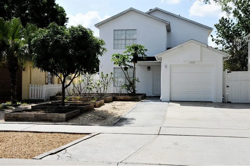 1925 Tropic Bay Court Orlando FL 32807
