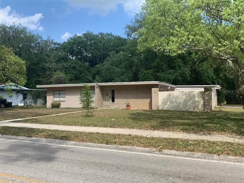 2417 S Summerlin Avenue Sanford FL 32771