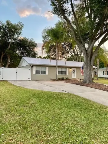 106 Amy Circle Lakeland FL 33809