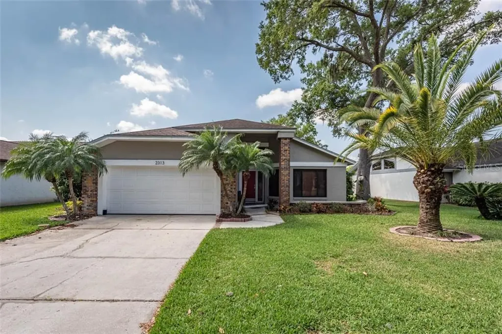 2313 Walden Place N Plant City FL 33566