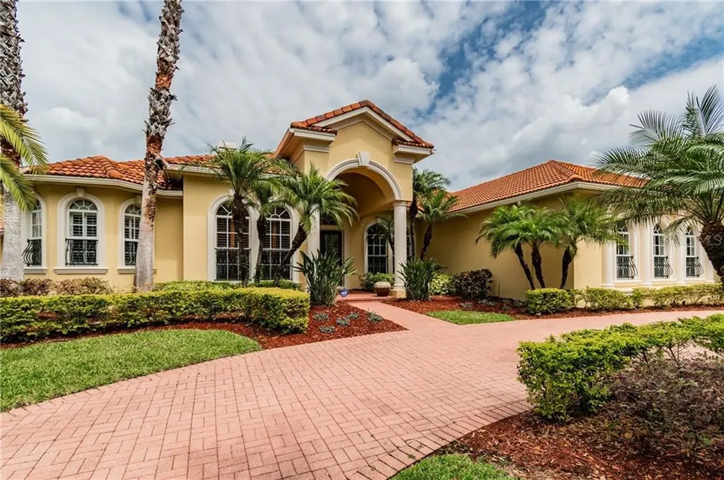 9818 Tree Tops Lake Road Tampa FL 33626