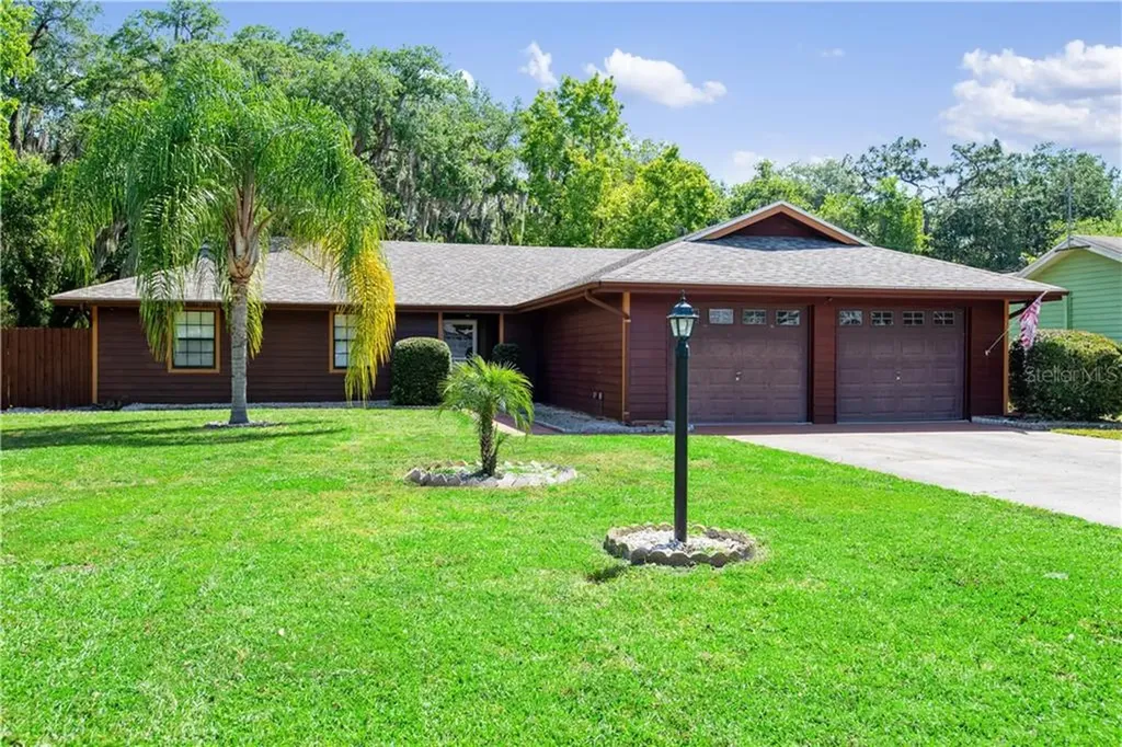 5030 Forestgreen Drive E Lakeland FL 33811
