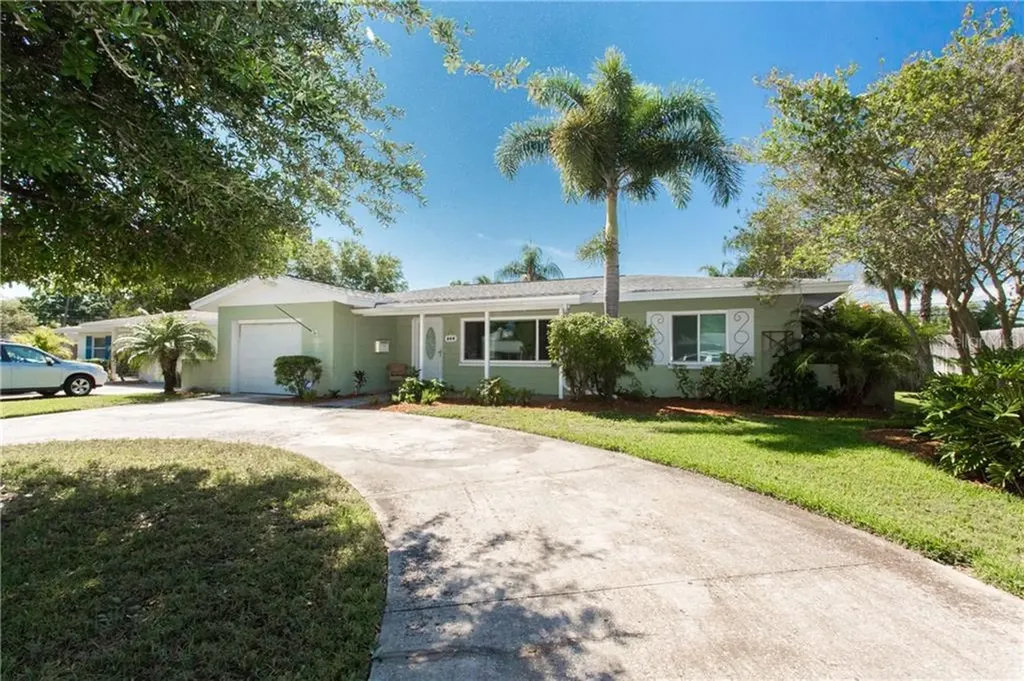 866 45th Avenue NE St Petersburg FL 33703