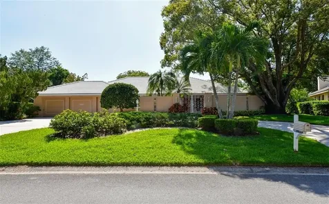 6936 Country Lakes Circle Sarasota FL 34243