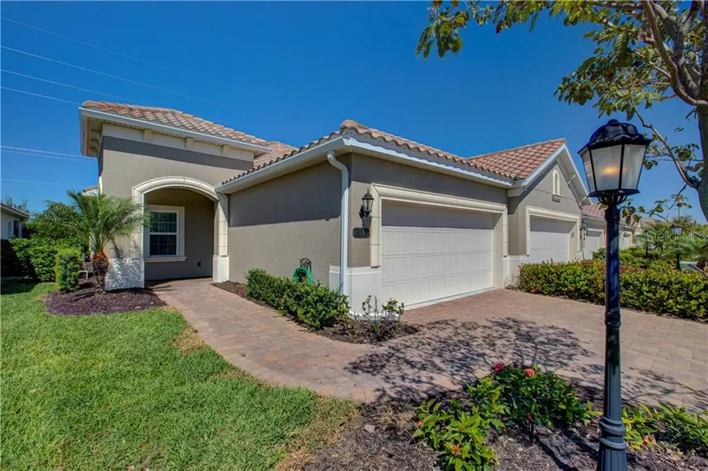 1316 Calle Grand Street Bradenton FL 34209