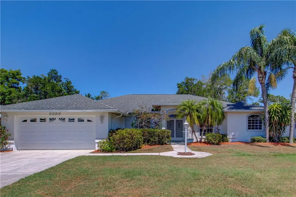 5693 Country Walk Lane Sarasota FL 34233