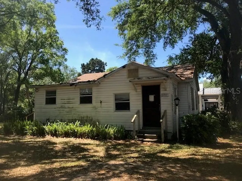200 W Violet Street Tampa FL 33603