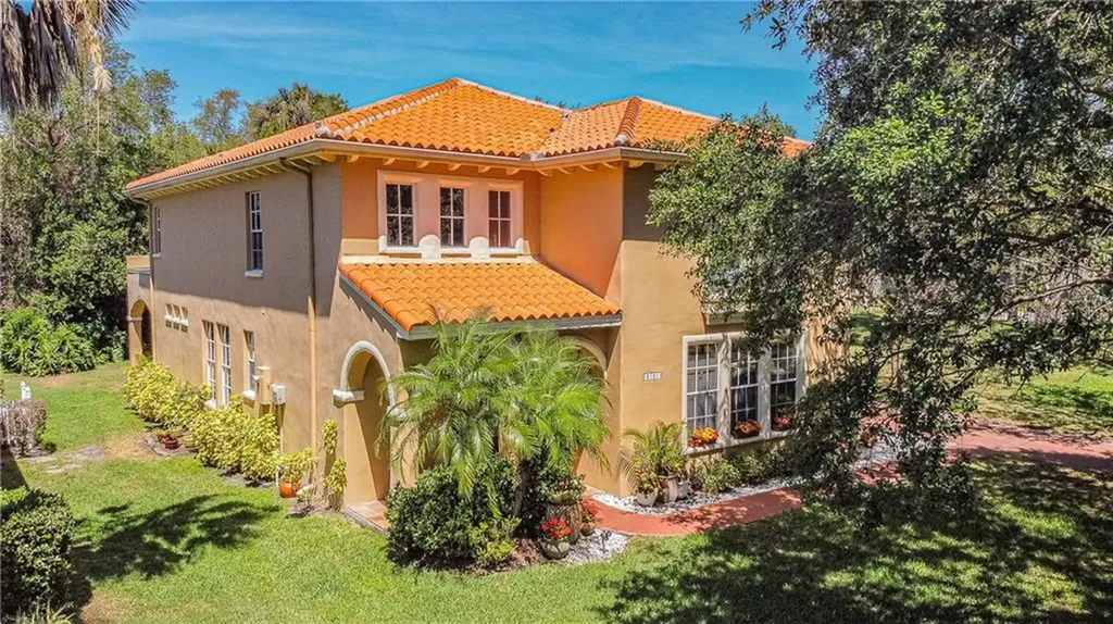 2101 Boot Lake Circle Tampa FL 33612