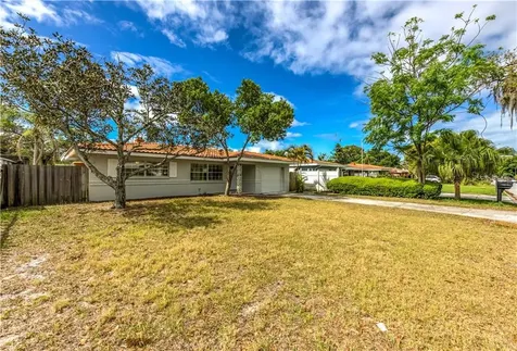 4550 16th Avenue N St Petersburg FL 33713