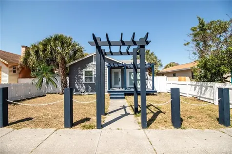 2911 6th Street S St Petersburg FL 33705