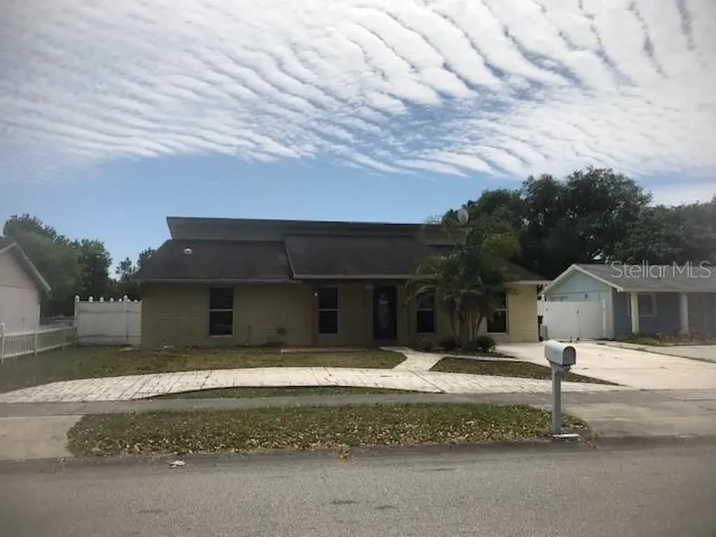 8222 Drycreek Drive Tampa FL 33615
