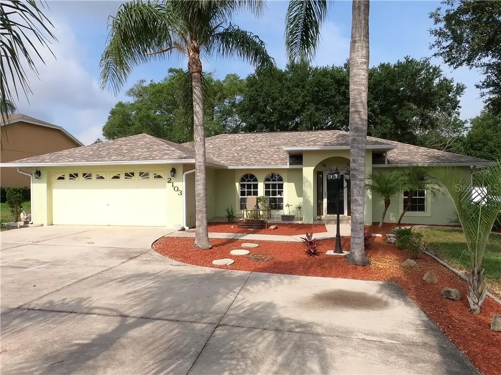 2103 W Daughtery Road Lakeland FL 33810