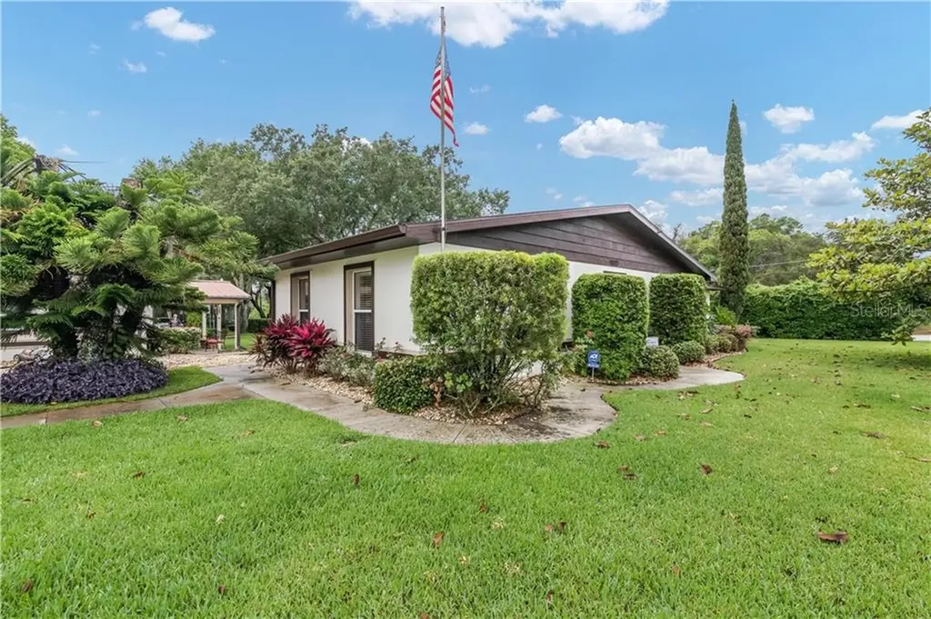 1523 Grove Avenue Leesburg FL 34748