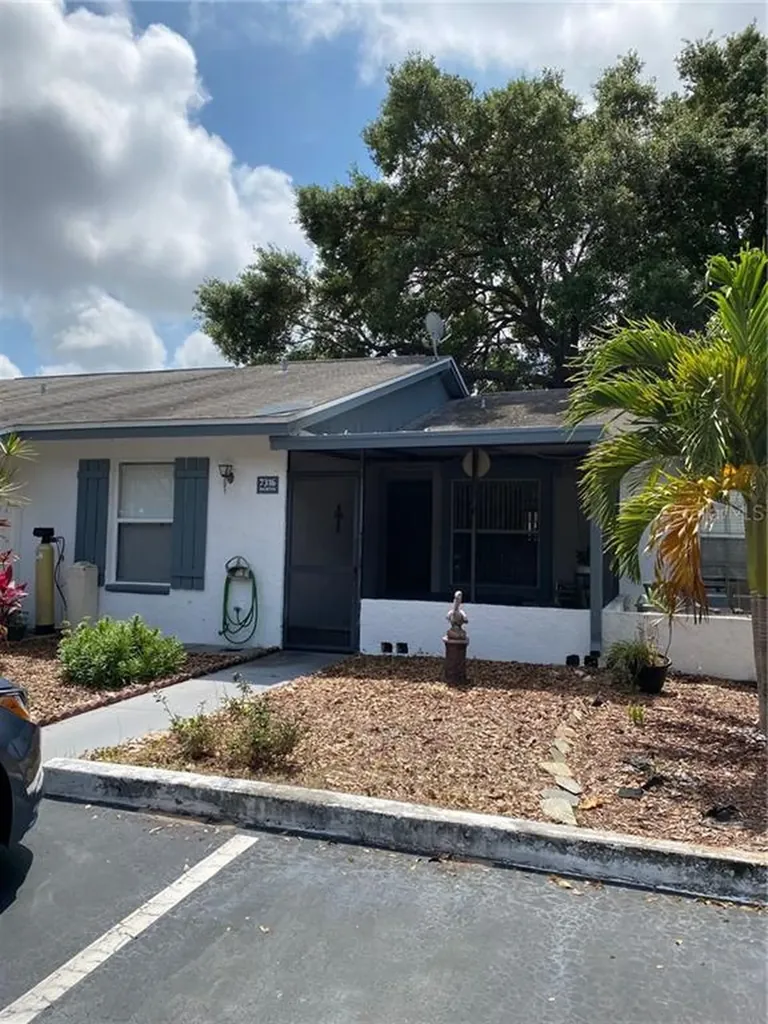 7316 Parkside Villas Drive N St Petersburg FL 33709