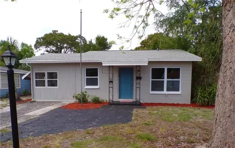 3161 35th Avenue N St Petersburg FL 33713